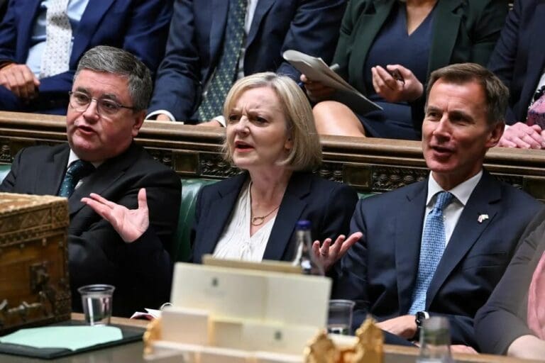Liz Truss renunció como primera ministra del Reino Unido tras 45 días en el cargo