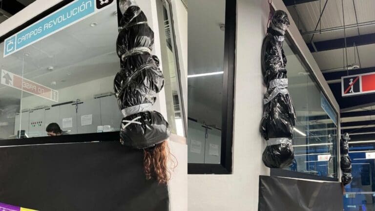 Critican estación de Cablebús por adornar ofrenda del Día de Muertos con “cuerpos embolsados”