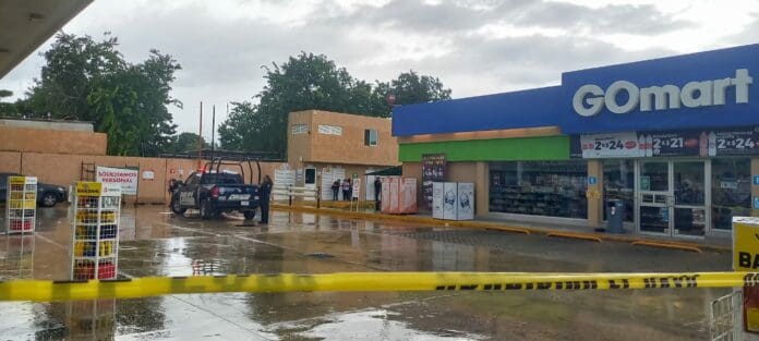 Asesinan de un balazo a empleada de una gasolinera en Playa del Carmen; detienen a dos hombres