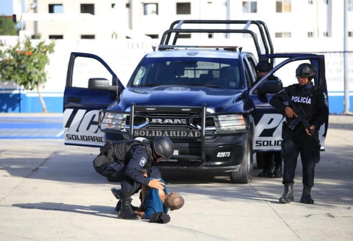 Es un orgullo ser policía en Solidaridad: Lili Campos