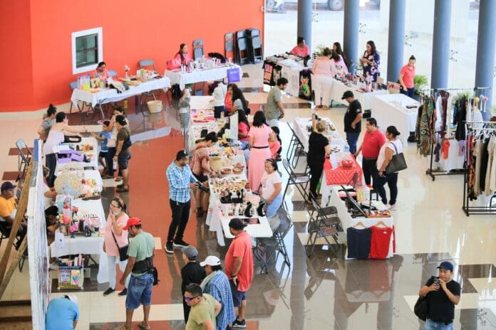 Empodera Lili Campos a mujeres solidarenses