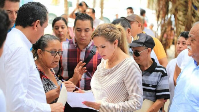 Beneficia gobierno con obras a ciudadanos de Puerto Aventuras