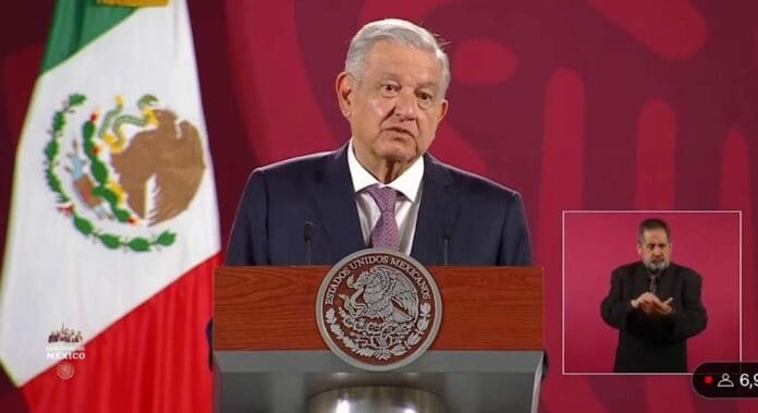 AMLO dio a conocer una lista que incluye nombres de 42 posibles aspirantes a la Presidencia por parte de la oposición.