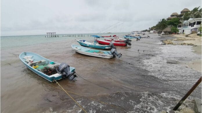 Cierran puerto a la navegación menor en Playa del Carmen; habrá fuertes pérdidas económicas