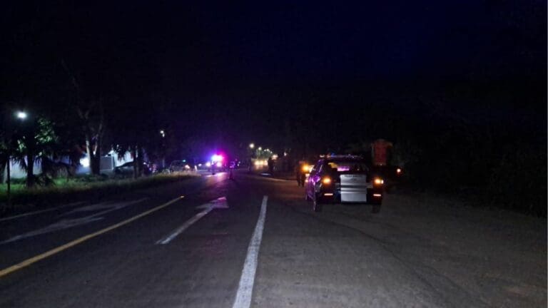 Aparatosa carambola cobra la vida de una mujer y lesiona a varios automovilistas en Felipe Carrillo Puerto