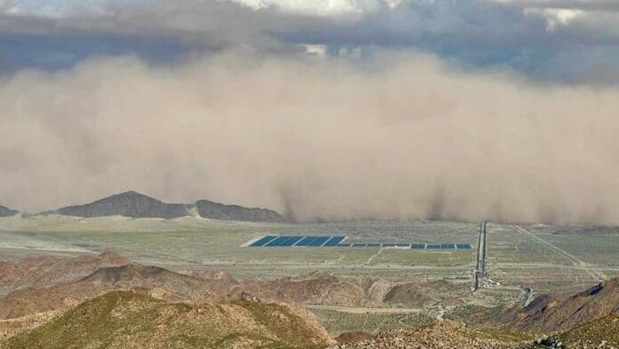 VIDEO Tormenta de arena genera pánico en Mexicali