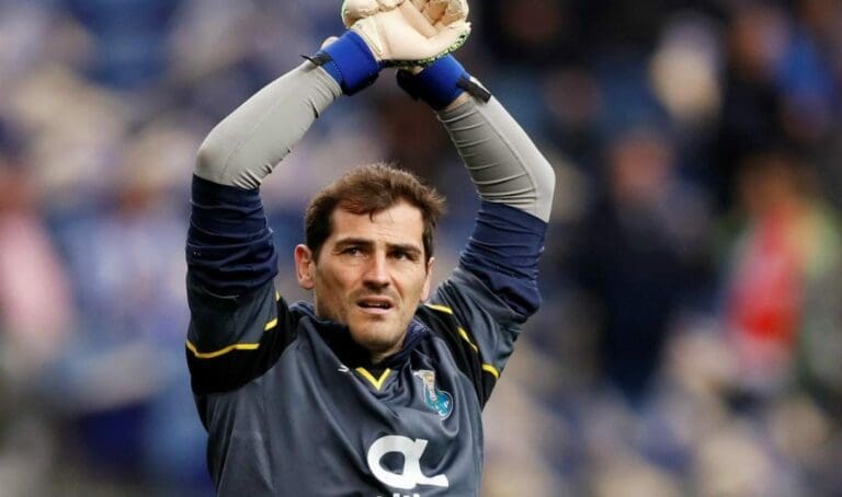 El ex portero Iker Casillas publicó en un tuit que se declaraba abiertamente gay; sin embargo todo se trató de una broma. ¿Qué tal?