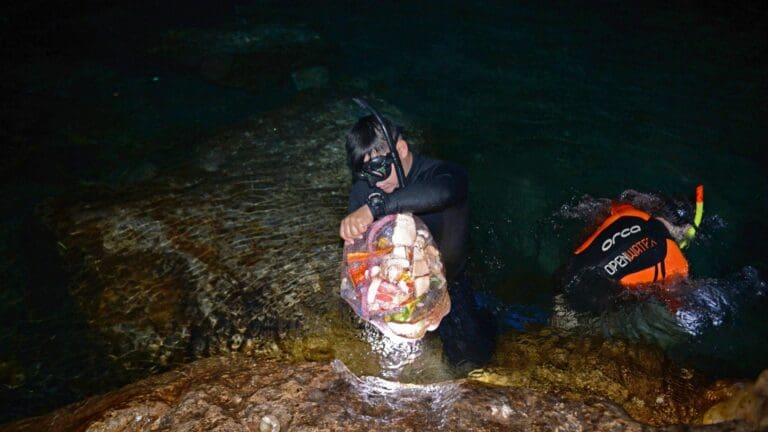 Más del 70% de los cenotes en Yucatán están contaminados con basura