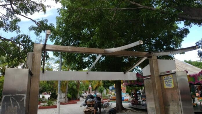 En el olvido, 'Paralibros' del Parque de las Palapas de Cancún  