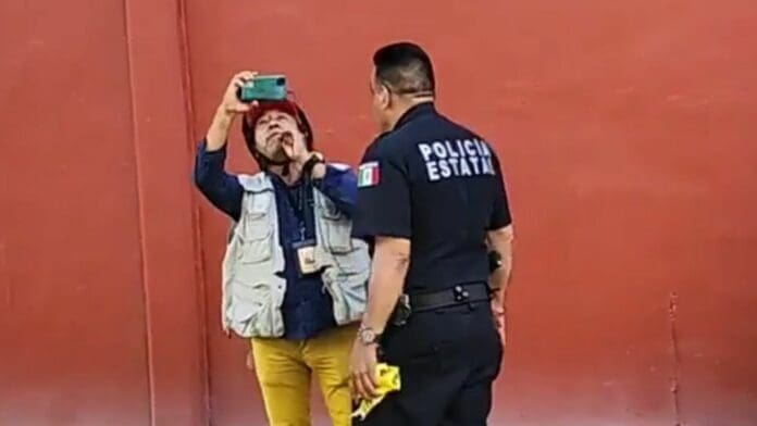 Separan de su cargo a 