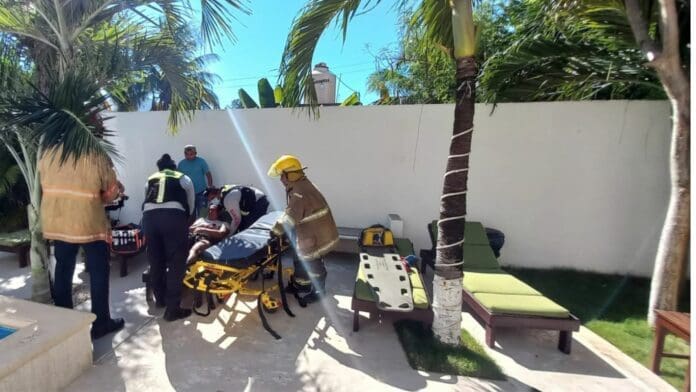 Hombre sufre descarga eléctrica mientras pintaba la pared de un hotel en Tulum