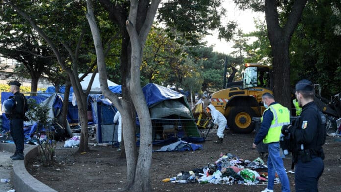 Campamento de adictos al crack es desmantelado en Francia