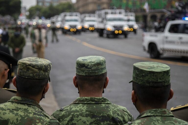 El Ejército mexicano investigó a diputados, senadores y gobernadores