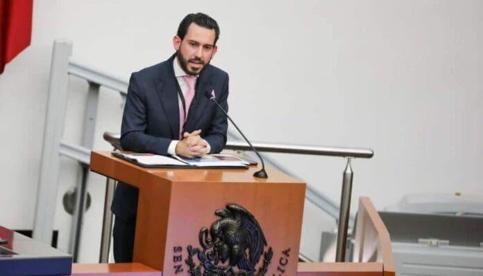 El secretario Bernardo Cueto acudió al Senado de la República al evento denominado Cruzada Nacional por el Turismo.