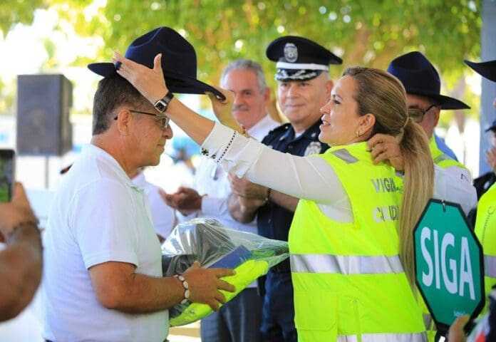 Lili Campos dignifica el trabajo de vigilantes ciudadanos 