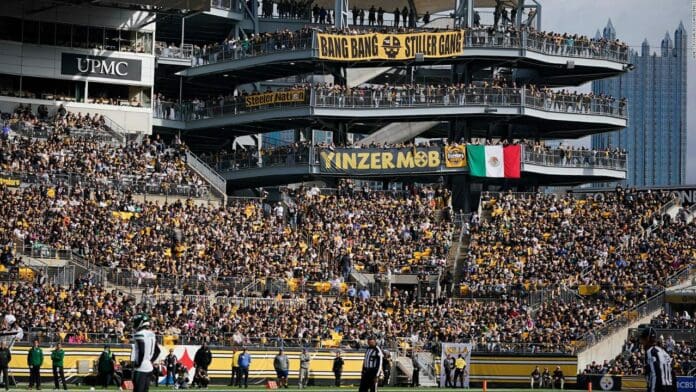 Muere aficionado tras tener un accidente dentro de un estadio de fútbol americano