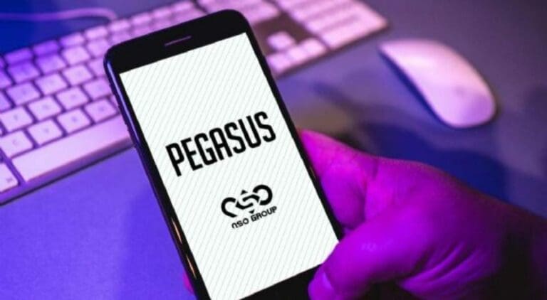 La Sedena ha espiado a periodistas y activistas durante el actual sexenio de López Obrador, así lo confirmó una investigación.