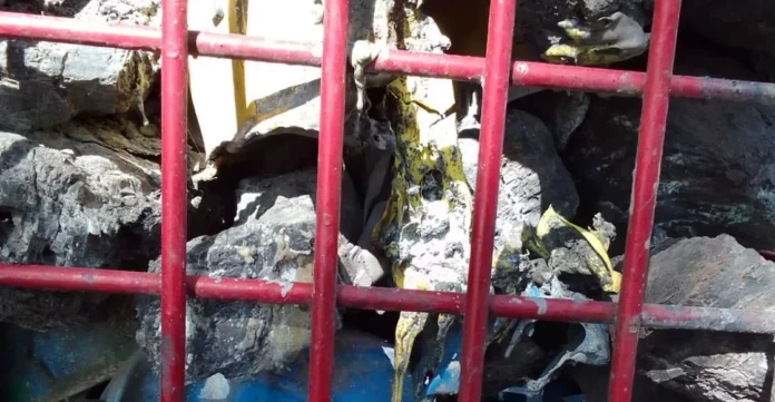 Le prendieron fuego al antimonumento de Pasta de Conchos en Reforma, México