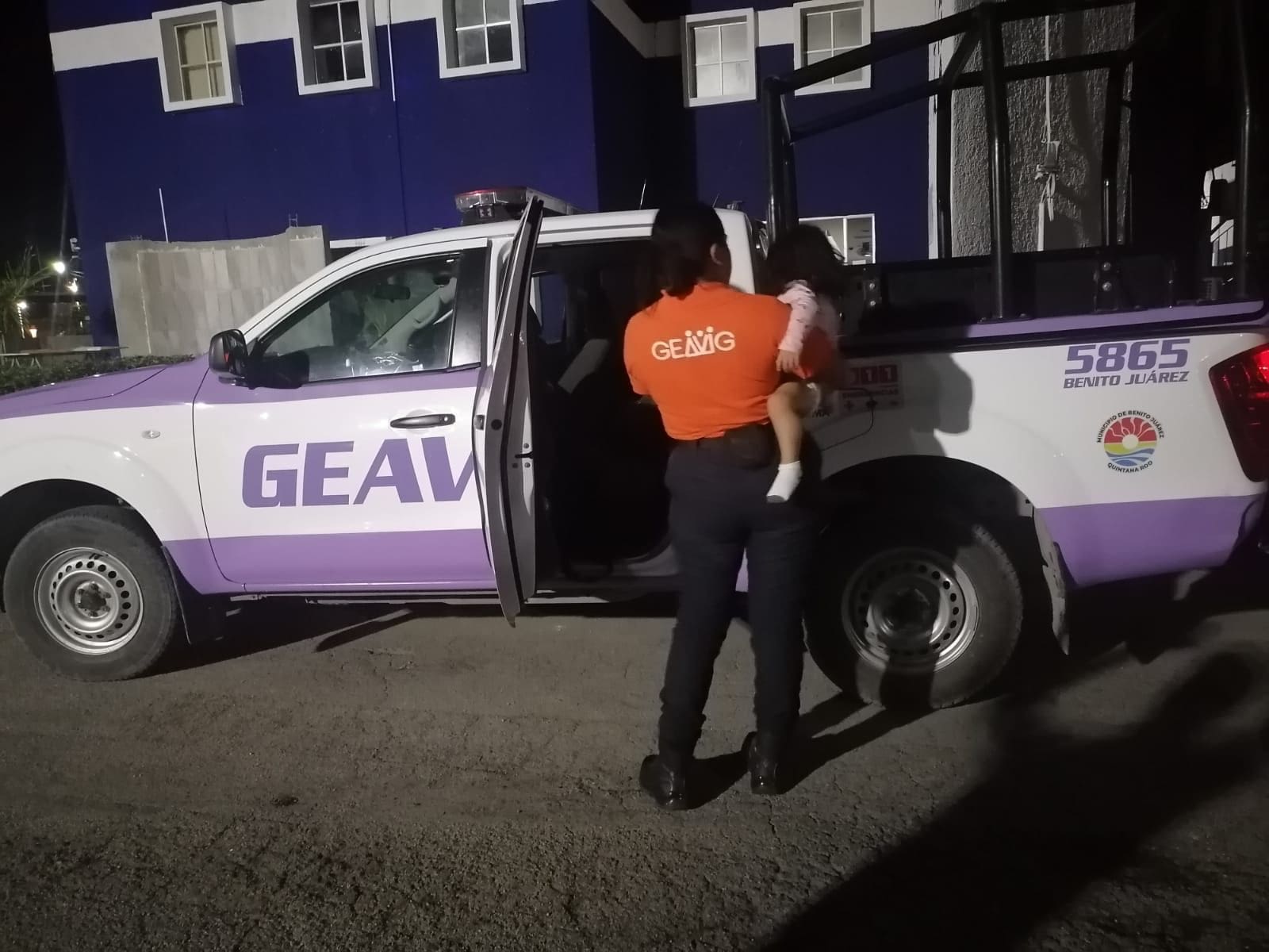 Rescatan a niña de 2 años que deambulaba sola en la Supermanzana 90 de Cancún 