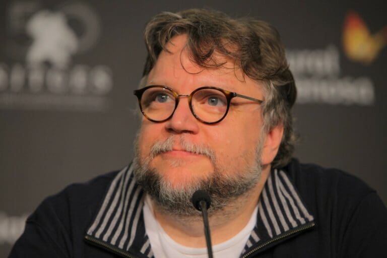 Guillermo del Toro ofrece pagar estatuillas de los Premios Ariel