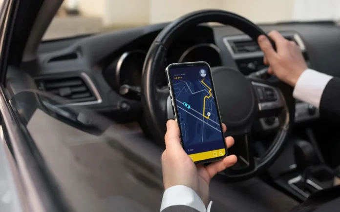 Mujer salta de Uber en movimiento que no quería parar en México