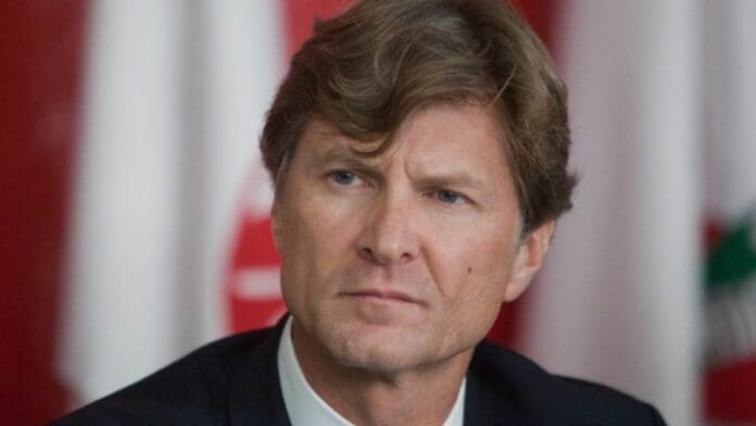 Enrique de la Madrid propone programa “adopta un mexicano” como solución a la pobreza