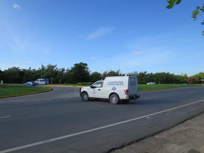 Abandonan cadáver de joven maniatado en la Zona Hotelera de Cancún  