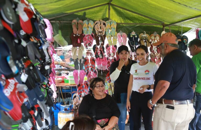 Reafirma Ana Patricia Peralta compromiso con tianguistas