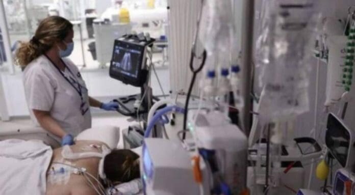 Un brote de meningitis ha causado la muerte de 8 mujeres en Durango. Se deben, según autoridades, a una bacteria en un anestésico.