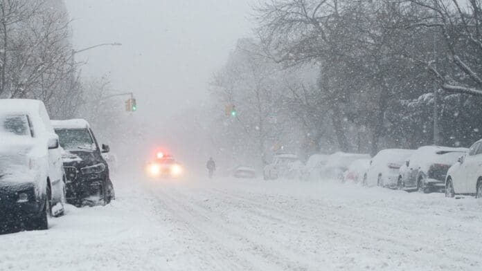 Nueva York declara estado de emergencia por nevada