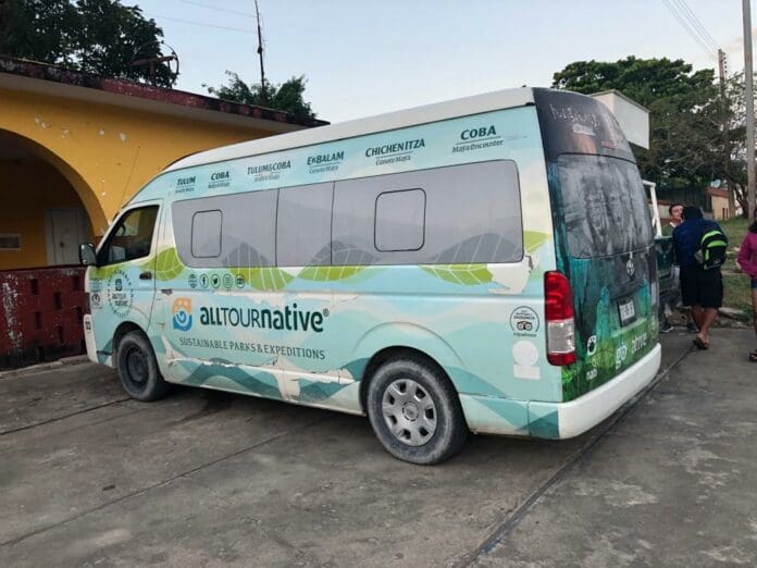 Retienen vehículos de empresa Alltournative en Kantunilkín para exigir pago de adeudo por realización del 'Mayatlón' 2019 