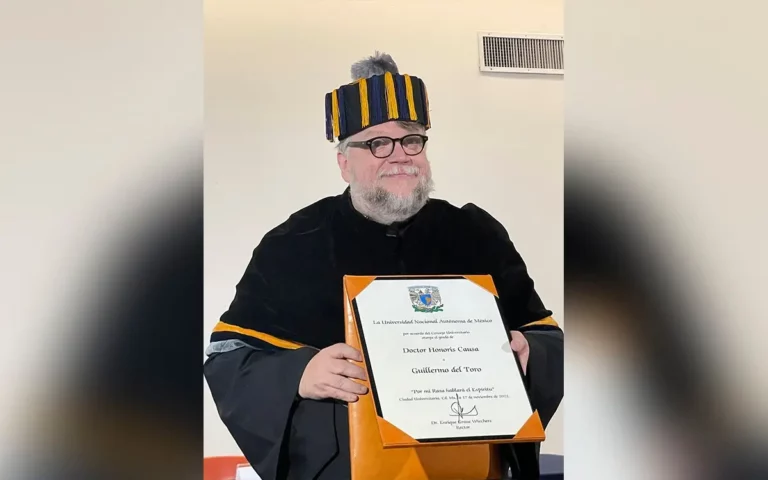Guillermo del Toro recibe Doctorado Honoris Causa de la UNAM
