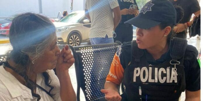 Doña Rosenda viajó a Playa del Carmen para visitar a su familia y no llegaron por ella