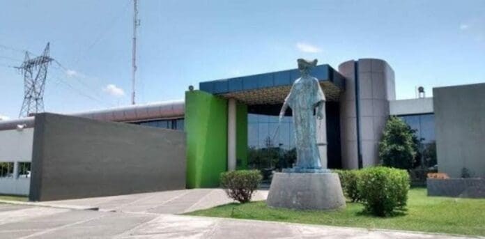 La familia de un desaparecido fue detenida por la Fiscalía de Colima luego de que protestaran exigiendo resultados a las autoridades.