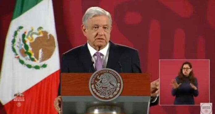 AMLO dio a conocer este día que aún cuenta con un plan B en caso que su reforma electoral sea rechazada por el Congreso.