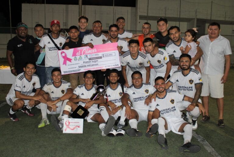 EXITOSO TORNEO RELÁMPAGO DE FUTBOL SIETE EN PUERTO MORELOS A BENEFICIO DE MUJERES CON CÁNCER 