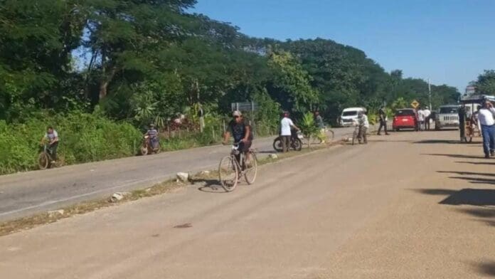 Tal como se esperaba, se levantó el bloqueo carretero este fin en Kantunilkín. Los ejidatarios continuarán con la lucha por la vía legal.