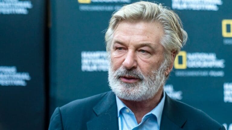 Alec Baldwin demandará a producción de ‘Rust’ tras muerte de Halyna Hutchins