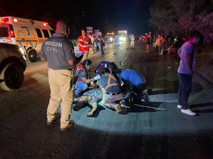 Aparatoso accidente vehicular deja tres lesionados, entre ellos un turista, en Tulum  