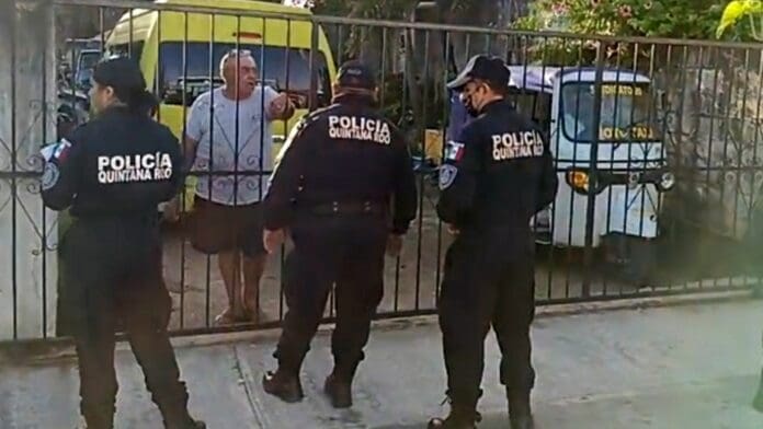 Inspectores de Movilidad privan de la libertad a mototaxista de Cozumel