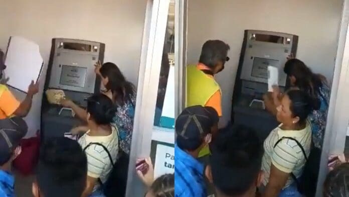 VIDEO: Tabasqueños le 'echan aire' a cajero para que siga dando dinero