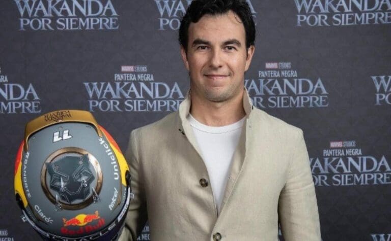 Sergio "Checo" Pérez anunció que en su próxima carrera portará un caso inspirado en la nueva cinta del Universo Marvel.