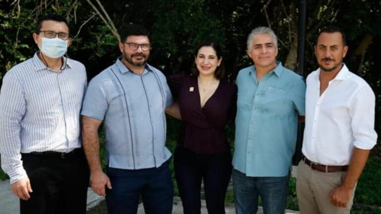 Impulsa Estefanía Mercado Centro STEM de robótica en la UT Riviera Maya