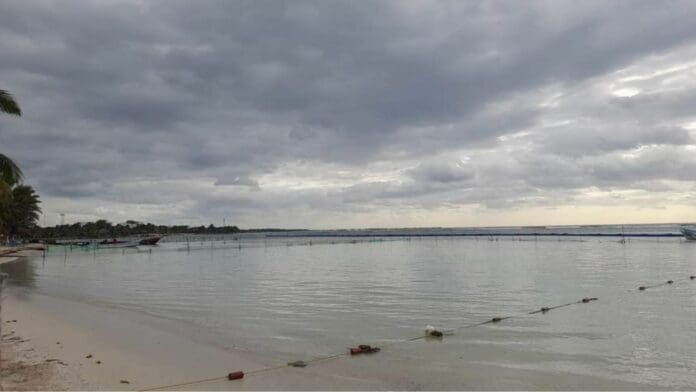 Suspenden atraco de cruceros en Mahahual por huracán Lisa