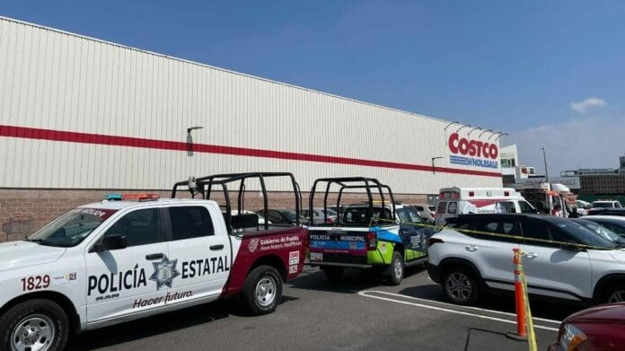 Una balacera ocurrió este día en el estacionamiento de una tienda Costco de la ciudad de Puebla. Dos personas murieron.