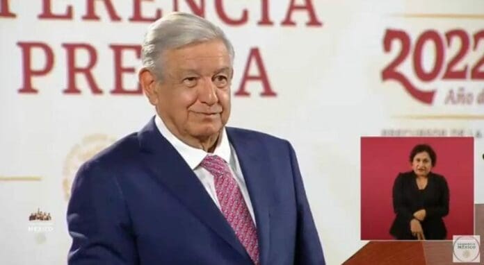 AMLO habló de la vez que saludó a la mamá de Joaquín 