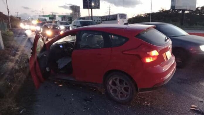 Dos accidentes mañaneros en el bulevar Colosio dejan al menos cuatro personas lesionadas en Cancún 