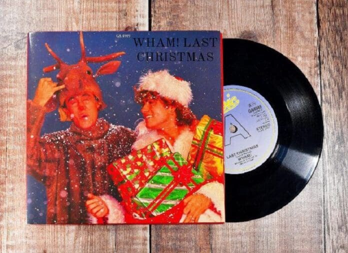 Pareja busca juntar 15 millones de dólares para 'deshacerse para siempre' de una icónica canción navideña