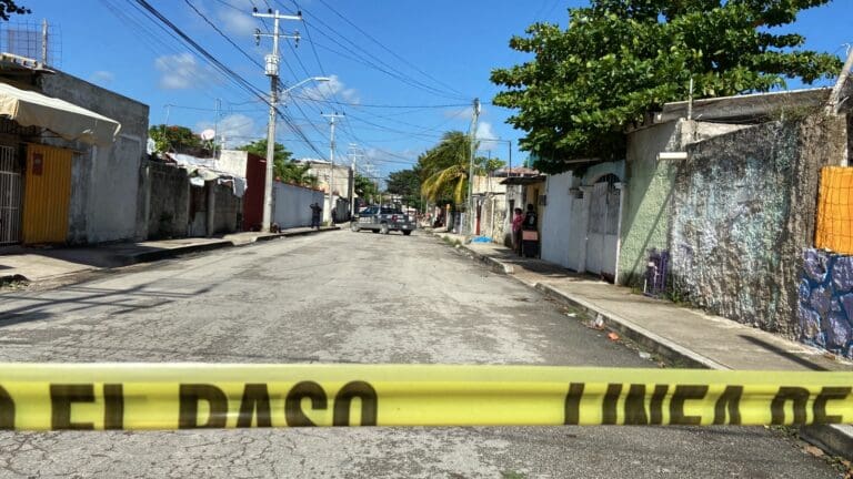 Asesinan de cuatro balazos a mujer en la Supermanzana 75 de Cancún