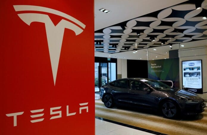 Se desploman las acciones de Tesla casi en un 70% durante el 2022